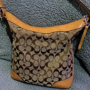 Coach classic Logo purse